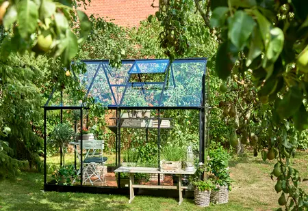 Halls Qube 8x6 - Black - 3mm Toughened Glass