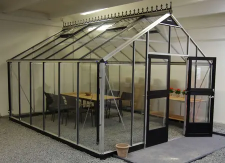 Juliana Gartner - 16,20 m2 alu/sort 3 mm hærdet glas i hele baner